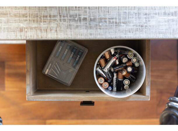 Pale Blue Li-Ion Rechargeable AA Battery 4-pack AA w/ 4x1 charging cable USB-C 