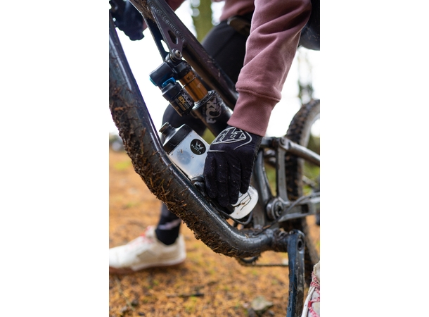 Peaty's x Fidlock Lockin Bottle Crown/Smoke - 600ml 