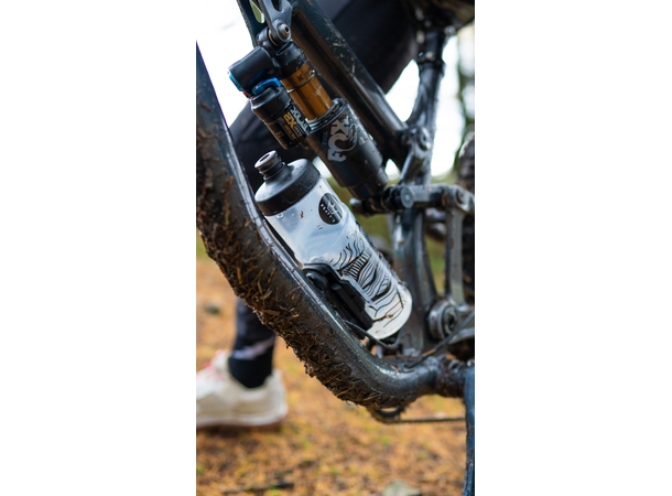 Peaty's x Fidlock Lockin Bottle Crown/Smoke - 600ml 