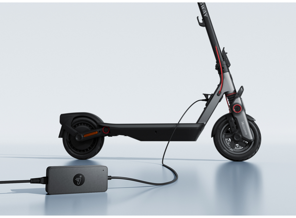 Segway eKickScooter Turbo Charger (48 V) For F3-, Max G3-, ZT3 Pro- og GT3-serie 